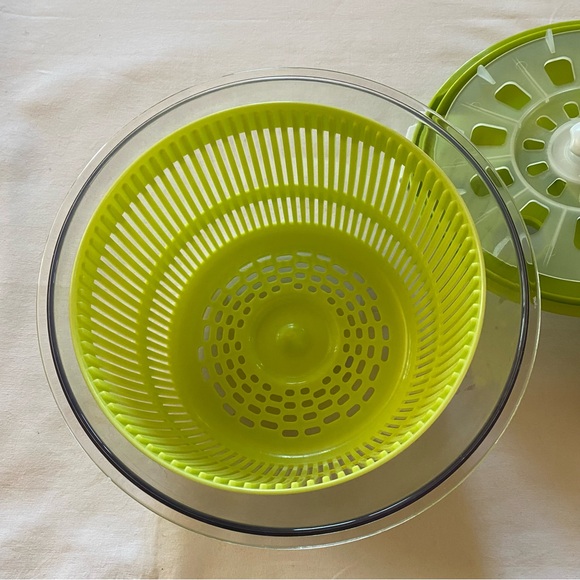 Salad Spinner - Picture 7 of 12